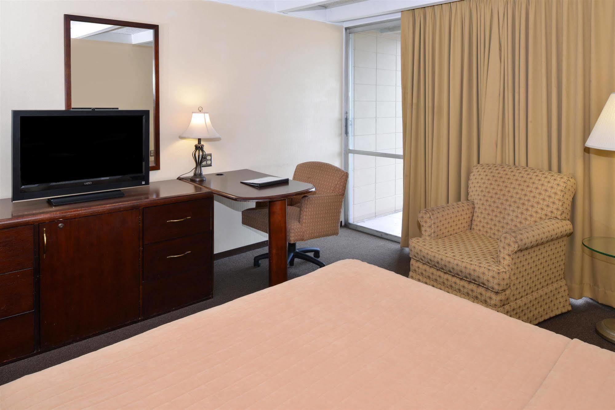 Americas Best Value Inn - Campus View Eau Claire Luaran gambar