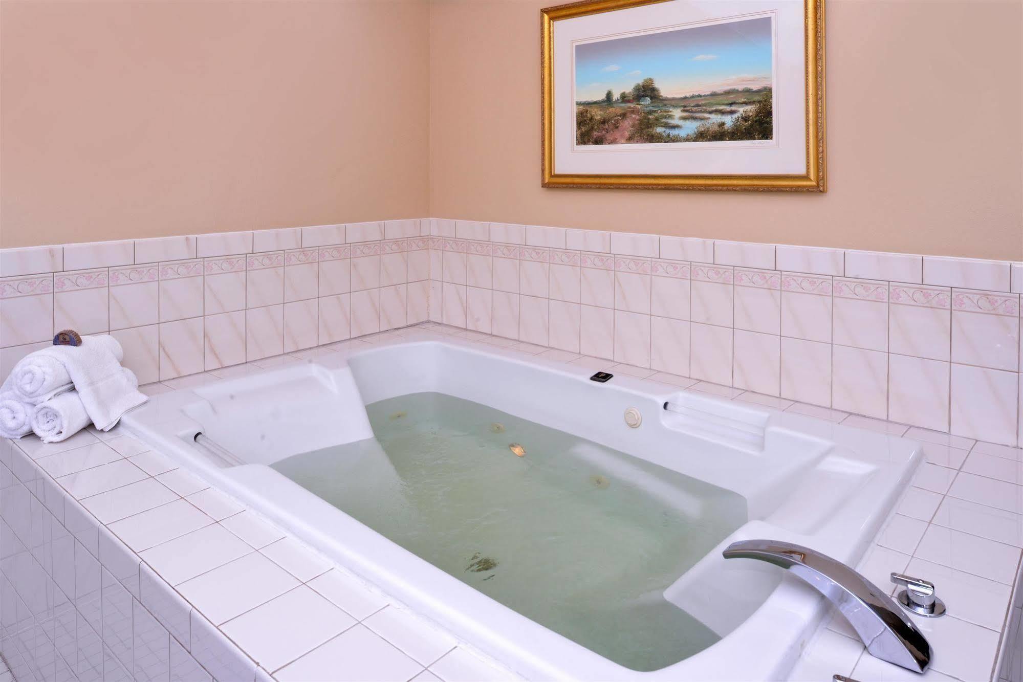 Americas Best Value Inn - Campus View Eau Claire Luaran gambar
