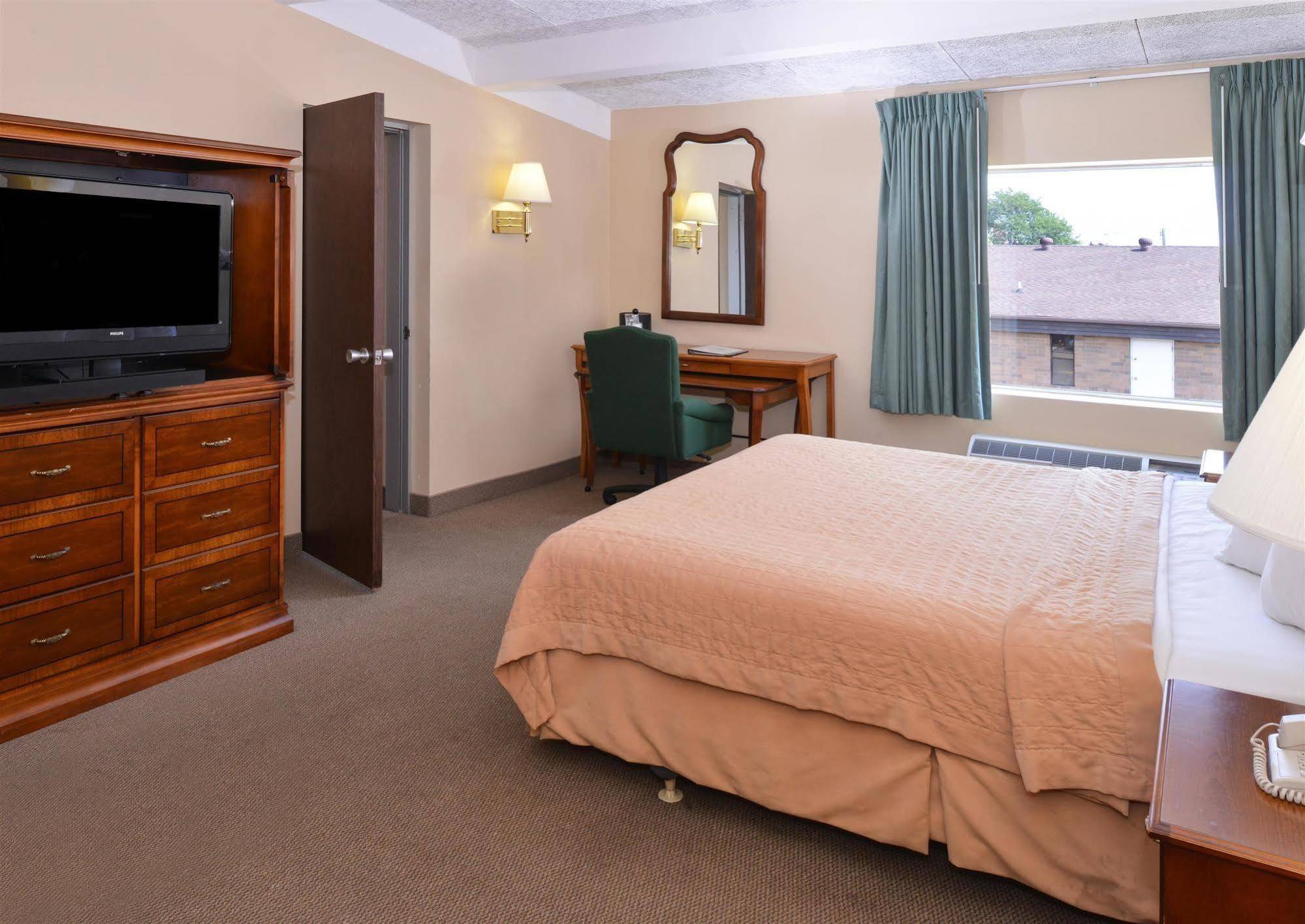 Americas Best Value Inn - Campus View Eau Claire Luaran gambar